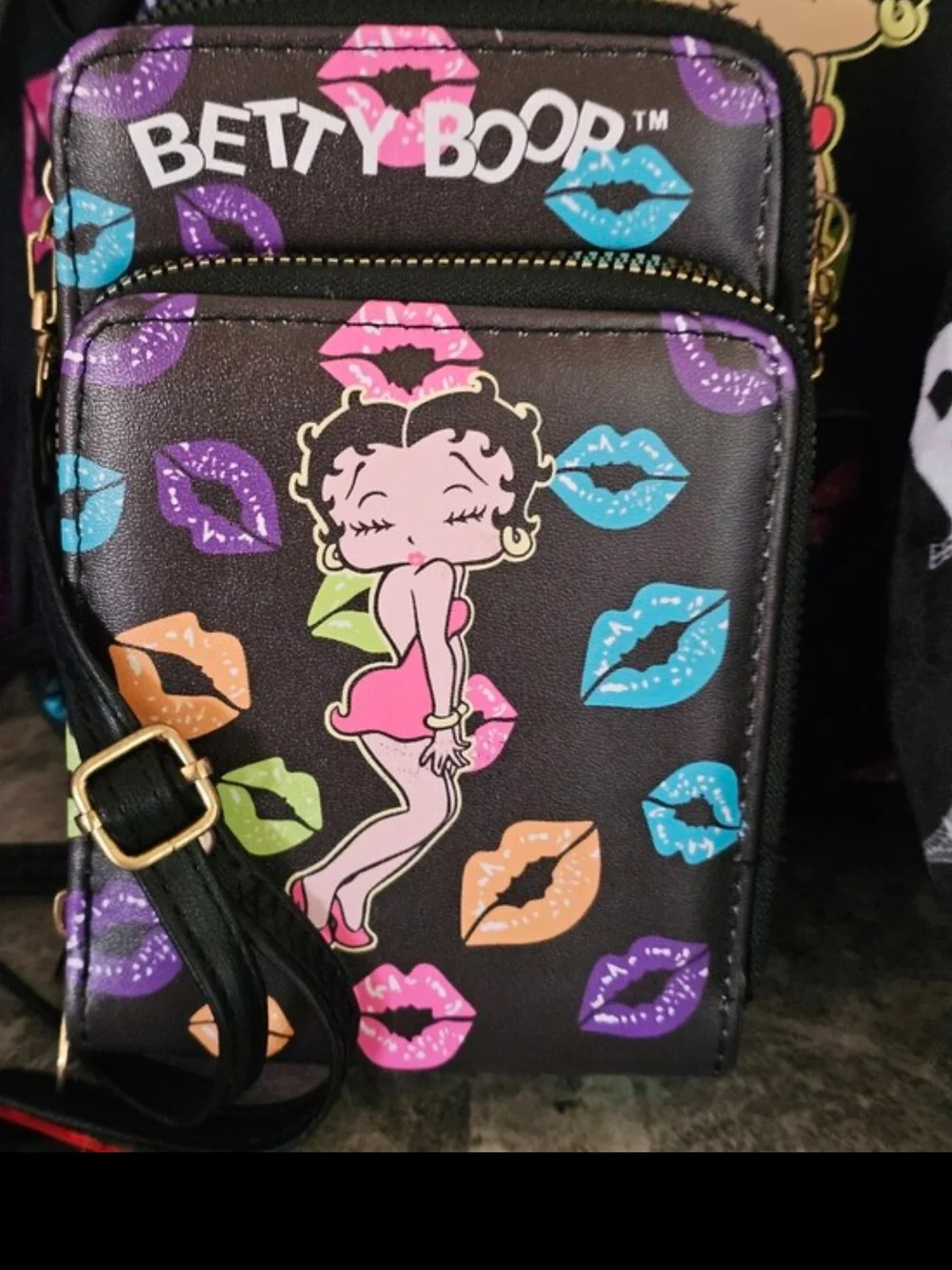 Betty Boop Black Crossbody Bag with Multicolor Lip Print - Picture 2 of 4